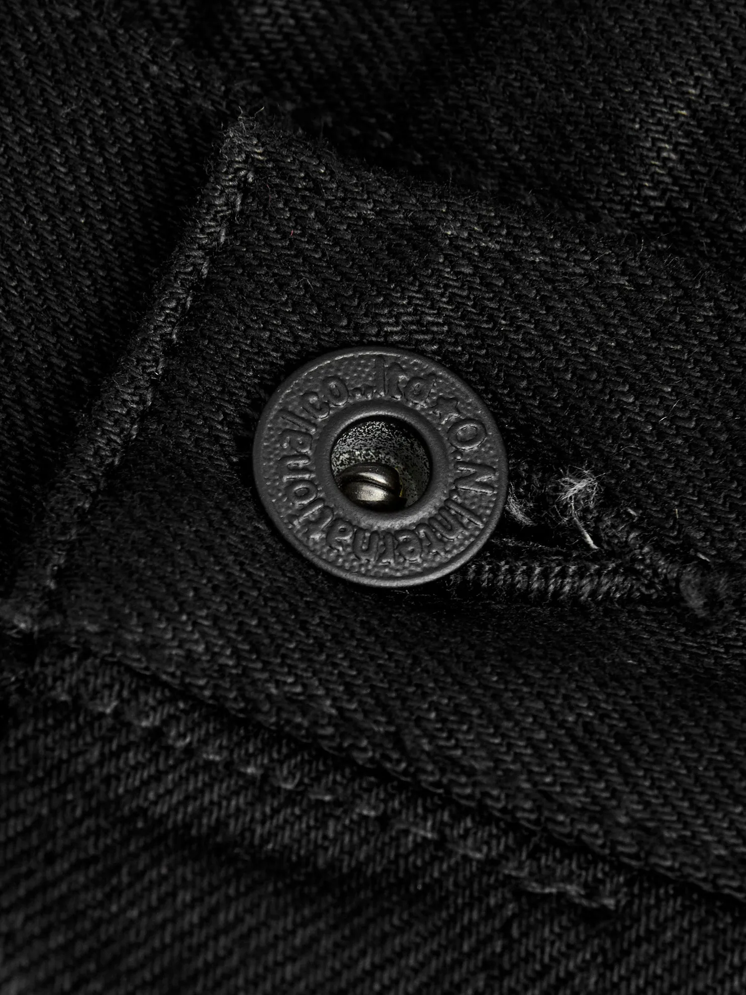 13oz Jet Black Selvedge Denim - Relaxed Tapered Fit for Ultimate Comfort