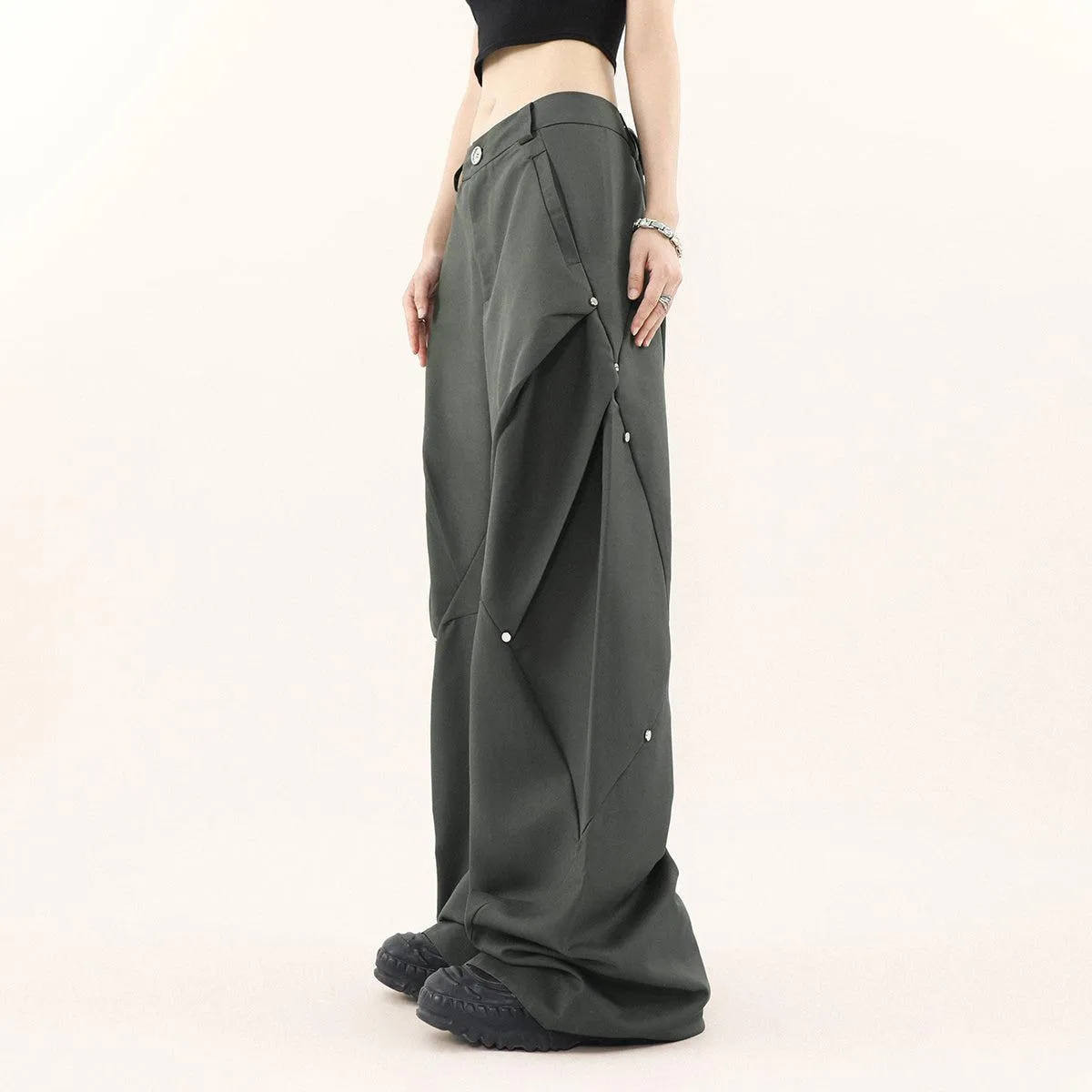 Button Pleated Loose Trousers