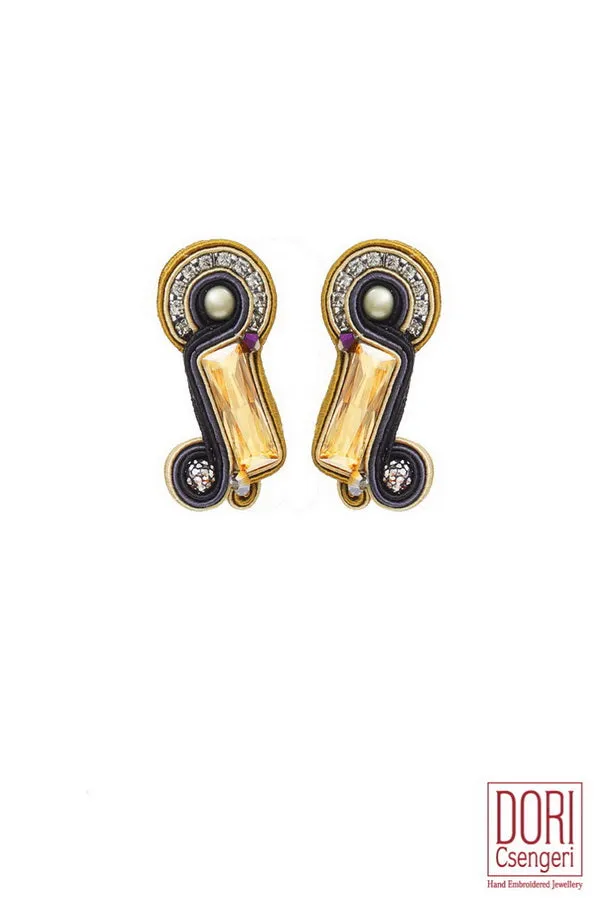 Elara Exceptional Earrings