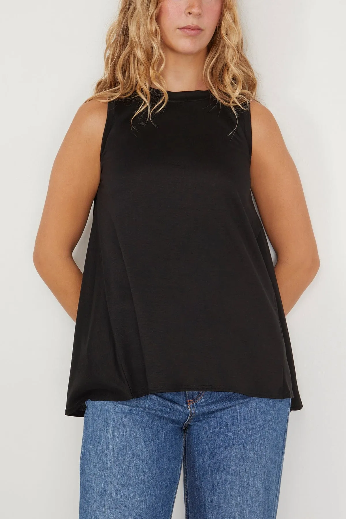 Hiba Top in Black